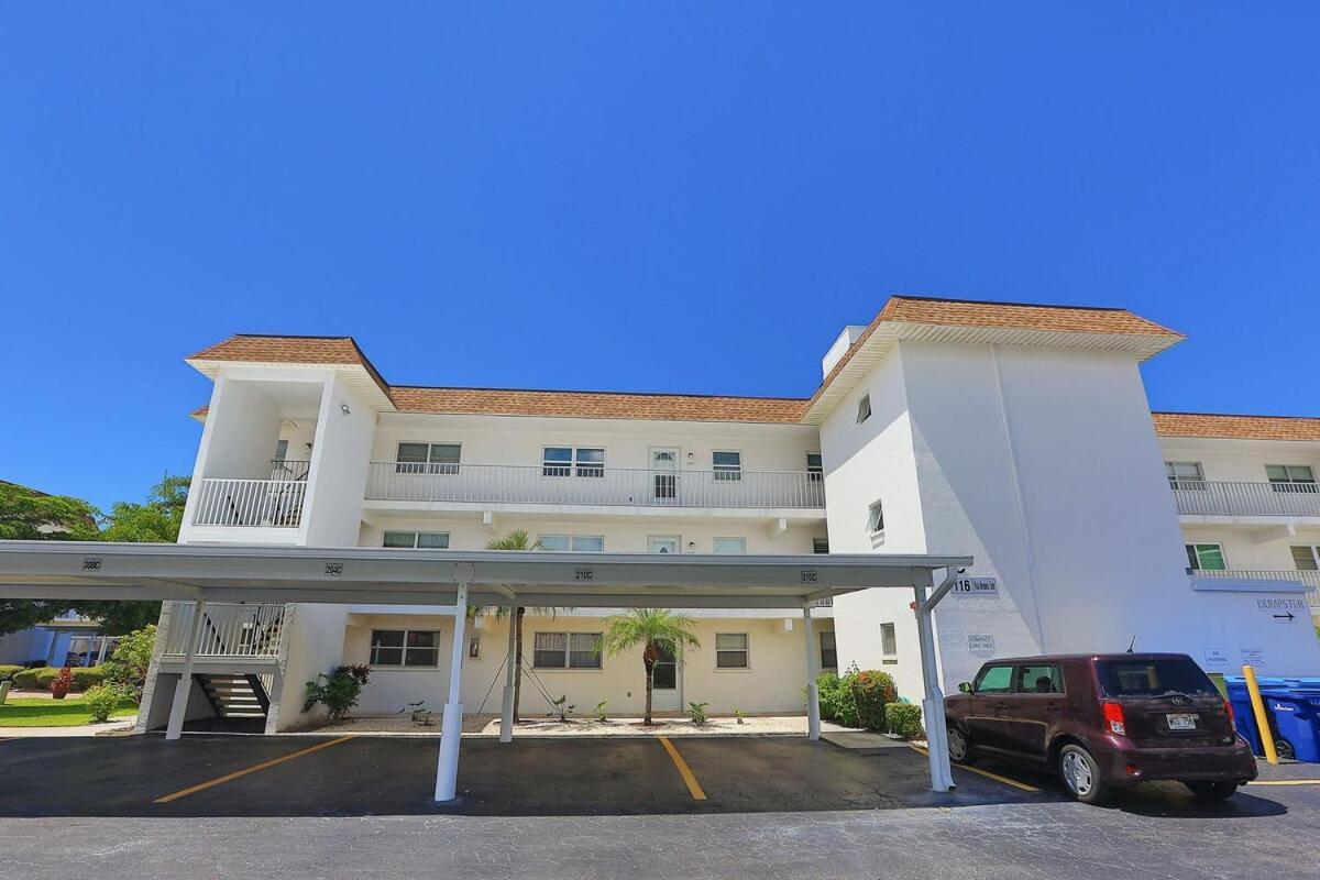 Updated Condo With Pool, Walk To Crescent Beach & Restaurants! 사라소타 외부 사진