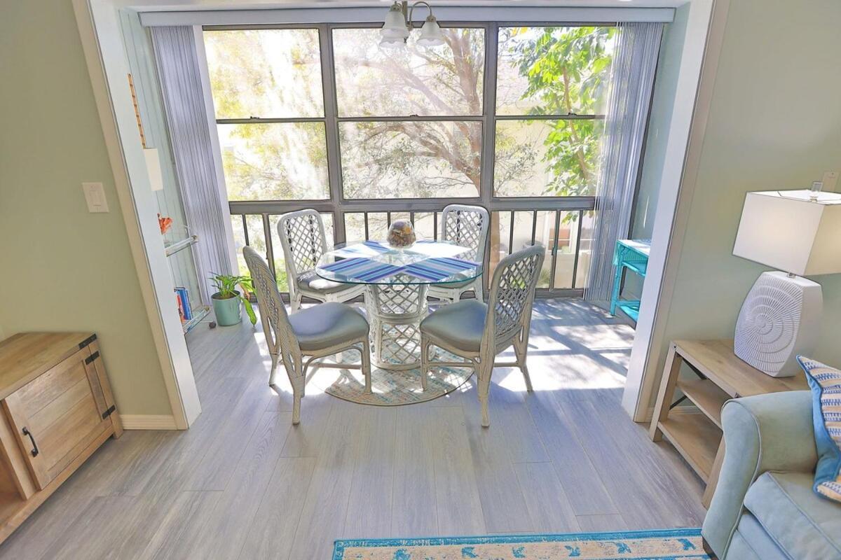 Updated Condo With Pool, Walk To Crescent Beach & Restaurants! 사라소타 외부 사진