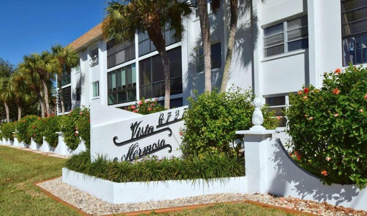 Updated Condo With Pool, Walk To Crescent Beach & Restaurants! 사라소타 외부 사진