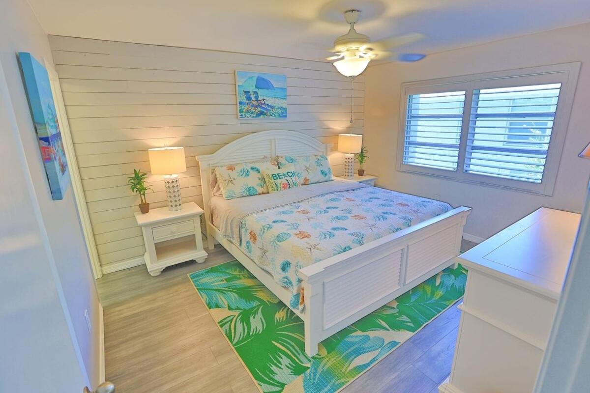 Updated Condo With Pool, Walk To Crescent Beach & Restaurants! 사라소타 외부 사진